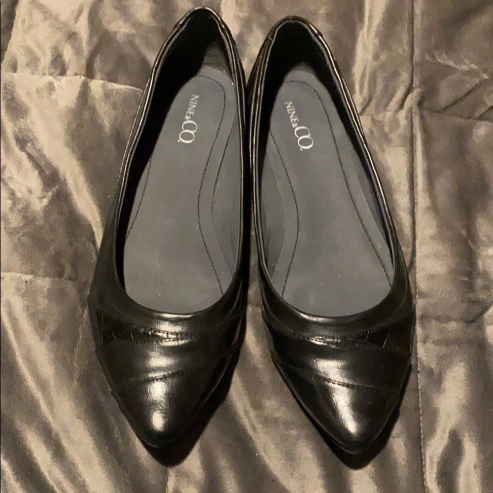 Nine & co black flats